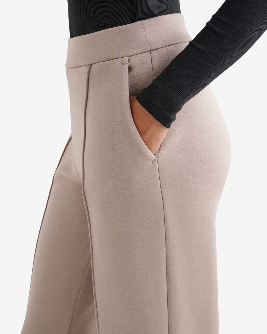 roam track pant