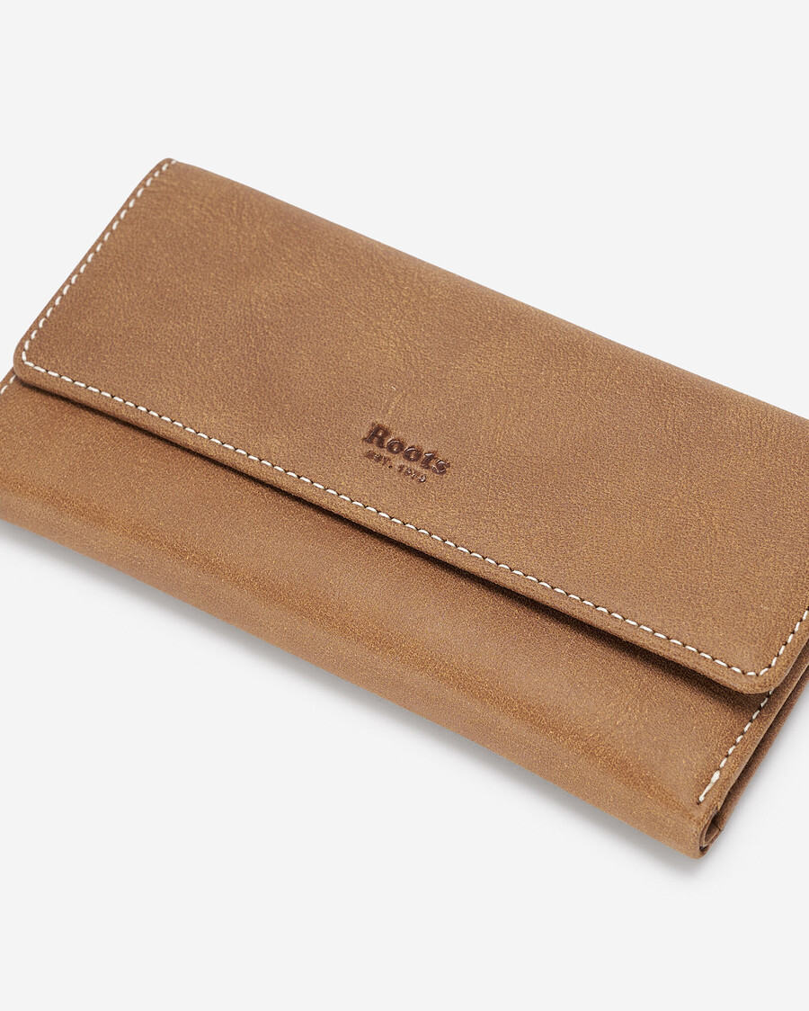 medium trifold clutch tribe